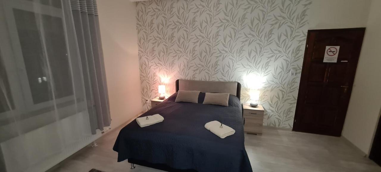 Rozsa Apartmanhaz Szeged Eksteriør billede