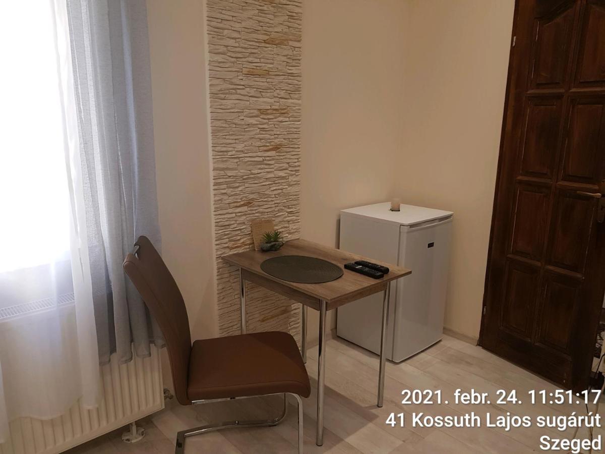 Rozsa Apartmanhaz Szeged Eksteriør billede