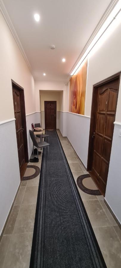 Rozsa Apartmanhaz Szeged Eksteriør billede