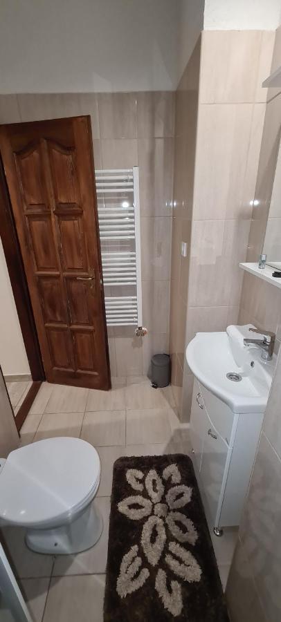Rozsa Apartmanhaz Szeged Eksteriør billede
