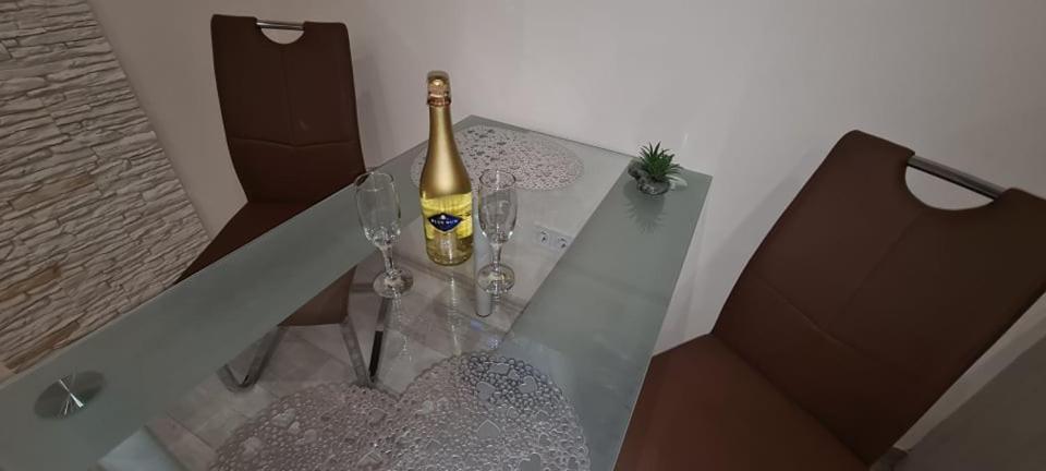 Rozsa Apartmanhaz Szeged Eksteriør billede