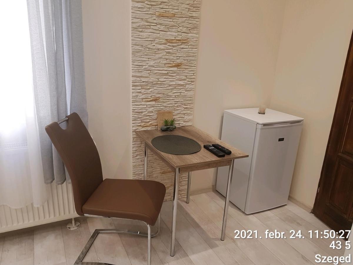 Rozsa Apartmanhaz Szeged Eksteriør billede