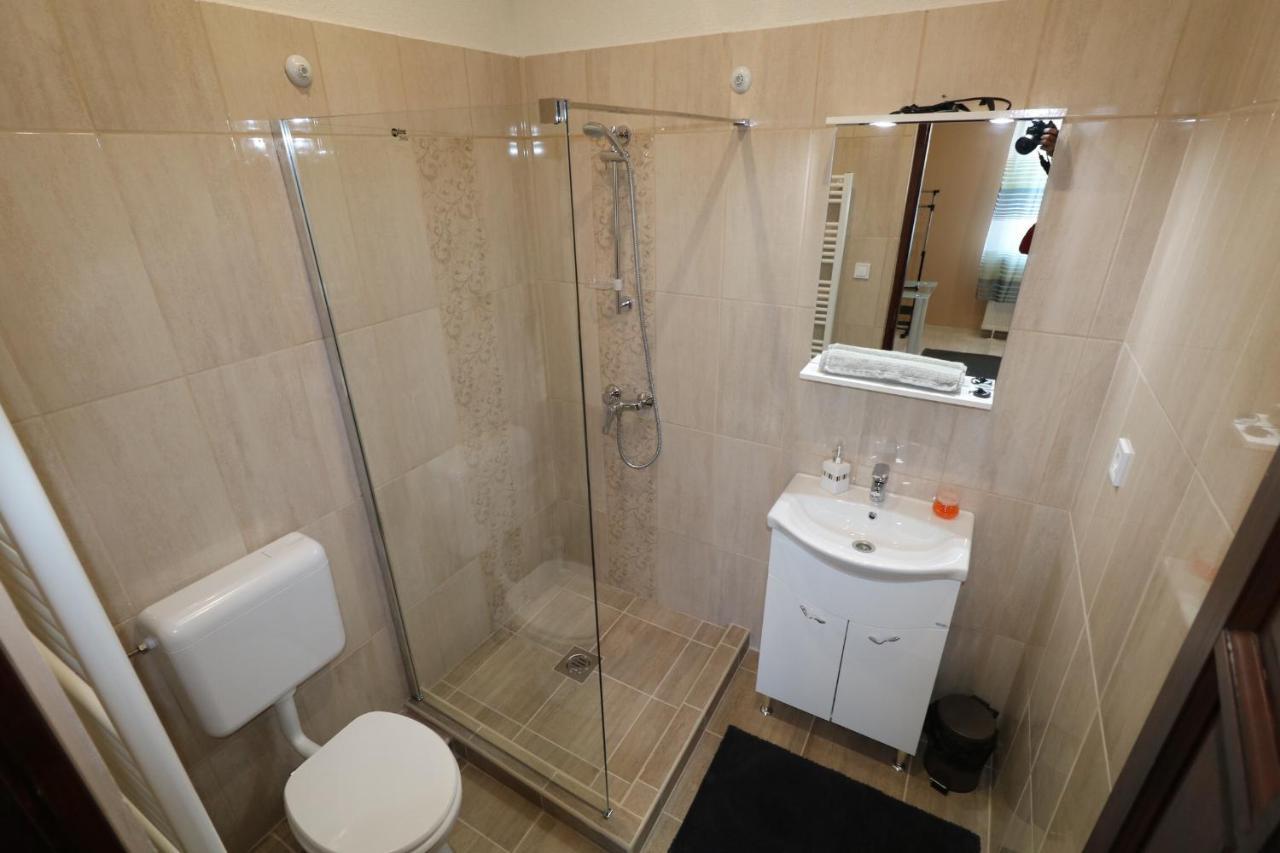 Rozsa Apartmanhaz Szeged Eksteriør billede